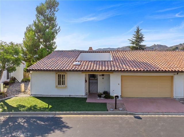 1232 La Paloma Glen, Escondido, CA 92026