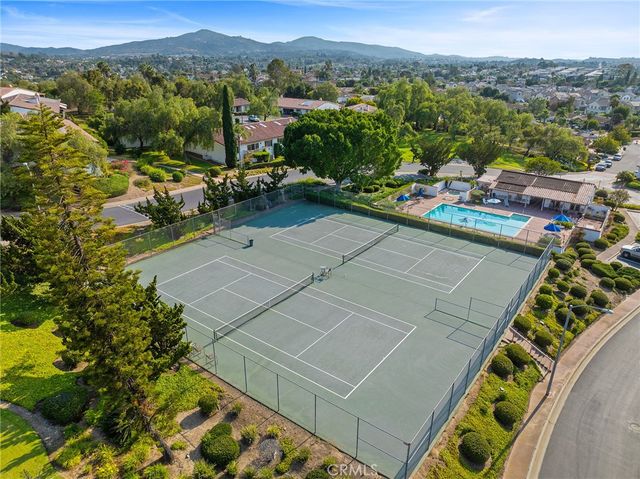 1232 La Paloma Glen, Escondido, CA 92026