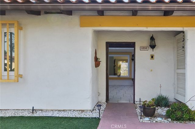 1232 La Paloma Glen, Escondido, CA 92026