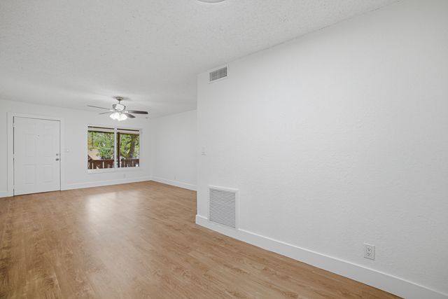 2800 NW 39th Way 204, Lauderdale Lakes, FL 33311