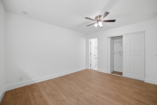 2800 NW 39th Way 204, Lauderdale Lakes, FL 33311