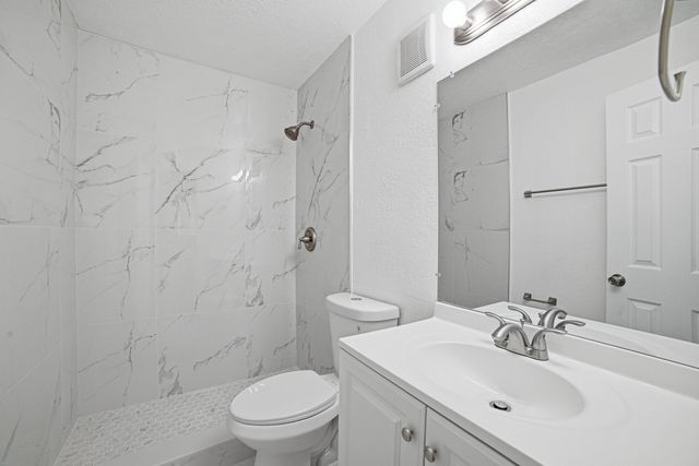 2800 NW 39th Way 204, Lauderdale Lakes, FL 33311