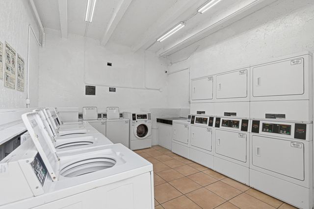 2800 NW 39th Way 204, Lauderdale Lakes, FL 33311