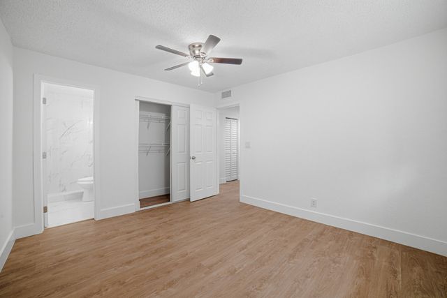 2800 NW 39th Way 204, Lauderdale Lakes, FL 33311