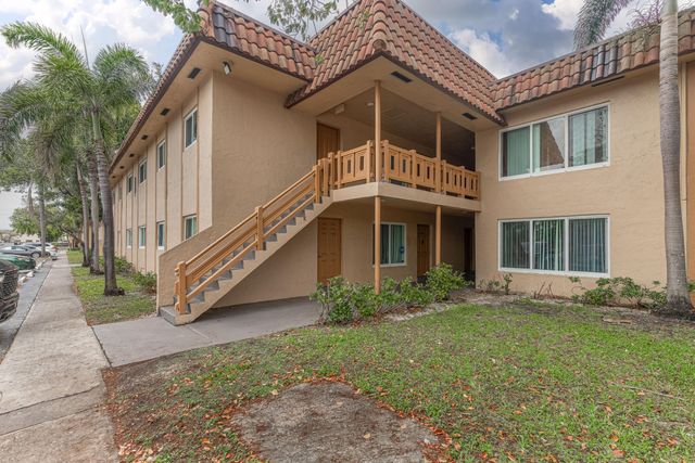 2800 NW 39th Way 204, Lauderdale Lakes, FL 33311