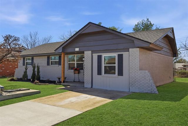 105 S Dillon Avenue, Moore, OK 73160