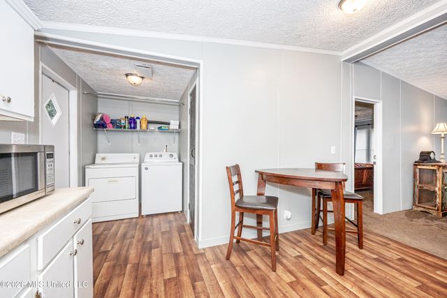8708 Maple Avenue, Ocean Springs, MS 39564