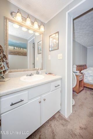 8708 Maple Avenue, Ocean Springs, MS 39564