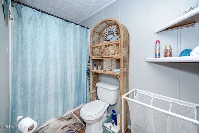 8708 Maple Avenue, Ocean Springs, MS 39564