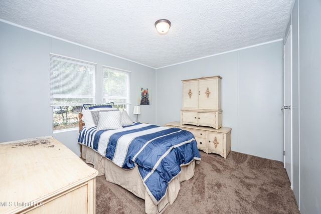 8708 Maple Avenue, Ocean Springs, MS 39564