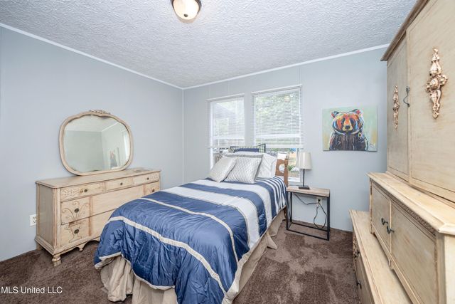 8708 Maple Avenue, Ocean Springs, MS 39564