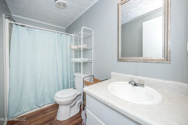 8708 Maple Avenue, Ocean Springs, MS 39564