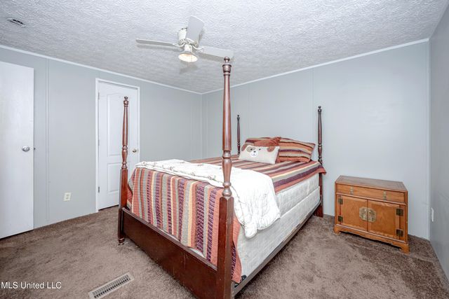 8708 Maple Avenue, Ocean Springs, MS 39564