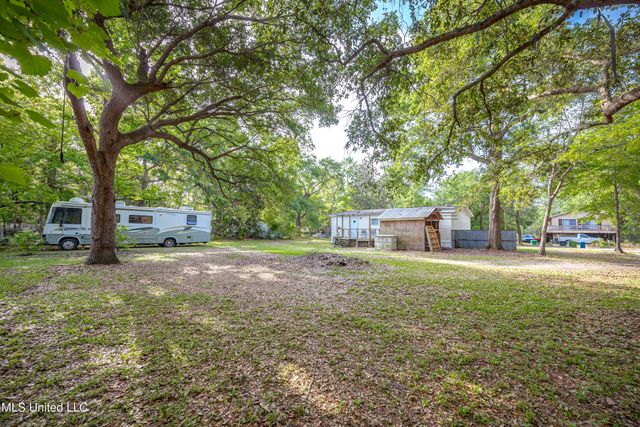 8708 Maple Avenue, Ocean Springs, MS 39564