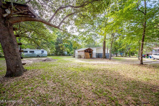 8708 Maple Avenue, Ocean Springs, MS 39564