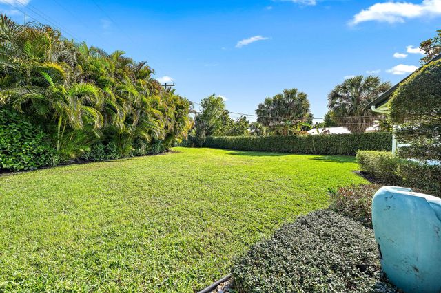 801 Fairhaven Drive, North Palm Beach, FL 33408