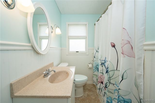 38 Warren Avenue, West Seneca, NY 14224