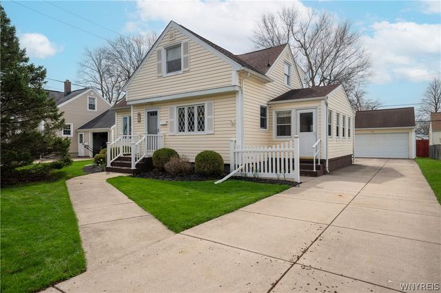 38 Warren Avenue, West Seneca, NY 14224