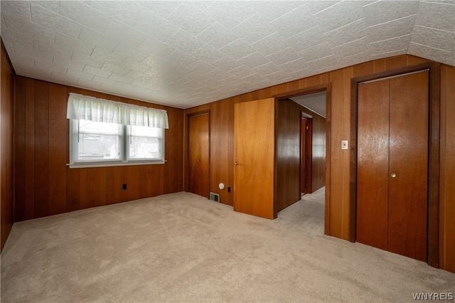 38 Warren Avenue, West Seneca, NY 14224