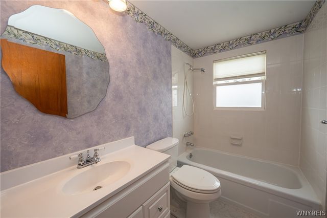 38 Warren Avenue, West Seneca, NY 14224