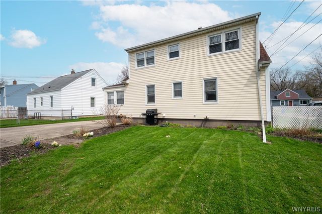 38 Warren Avenue, West Seneca, NY 14224