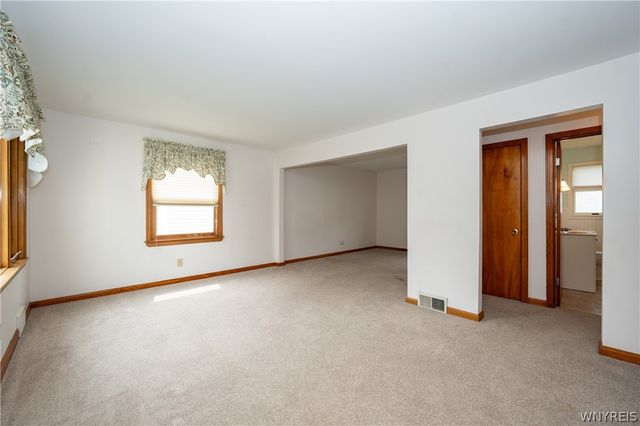 38 Warren Avenue, West Seneca, NY 14224