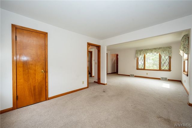 38 Warren Avenue, West Seneca, NY 14224