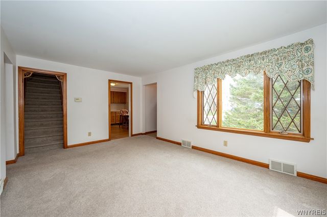 38 Warren Avenue, West Seneca, NY 14224