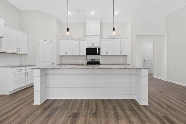 2018 Oconee Bluff Drive, Athens, GA 30601