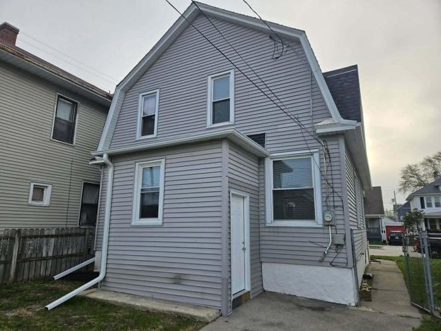 1604 Grange AVENUE, Racine, WI 53405