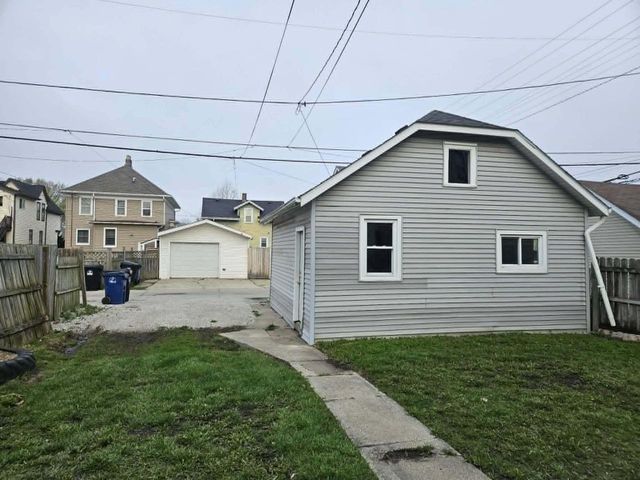 1604 Grange AVENUE, Racine, WI 53405