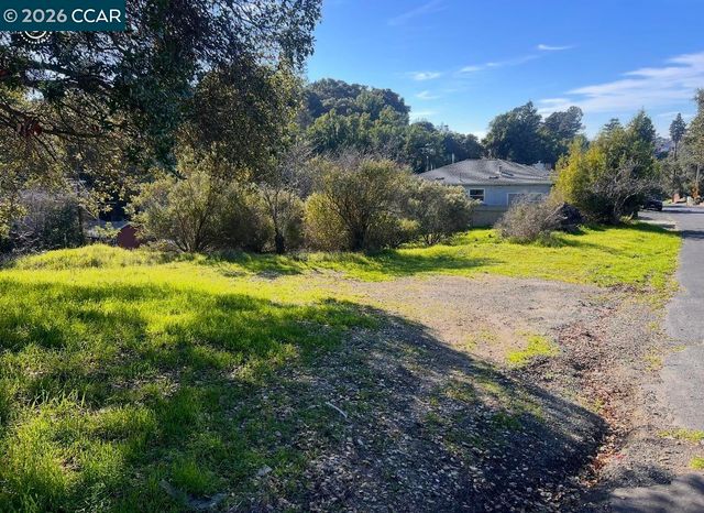 Sobrante Ave, El Sobrante, CA 94803