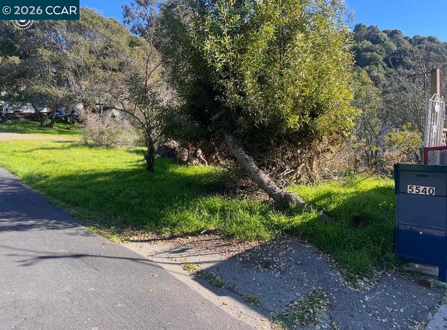 Sobrante Ave, El Sobrante, CA 94803