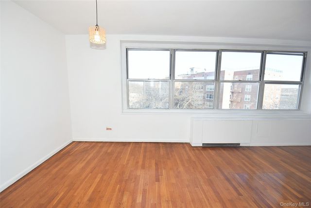 211-10 18 Avenue 4J, Bayside, NY 11360