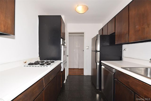 211-10 18 Avenue 4J, Bayside, NY 11360