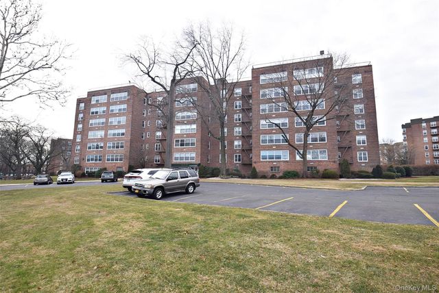 211-10 18 Avenue 4J, Bayside, NY 11360