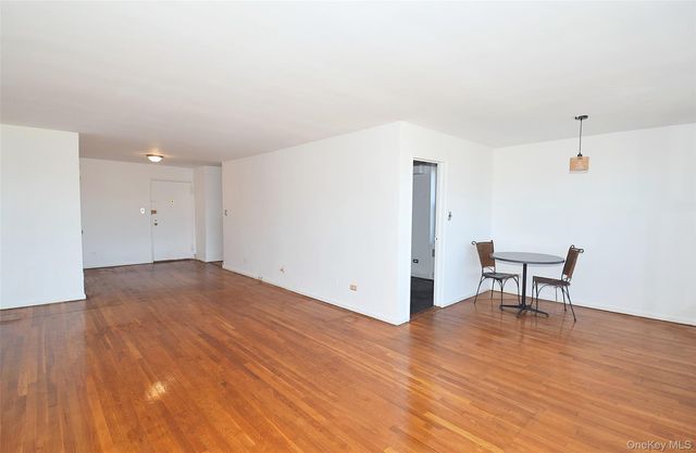 211-10 18 Avenue 4J, Bayside, NY 11360