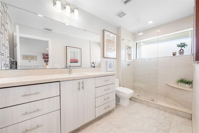 7075 SW 67th Ave 14, South Miami, FL 33143