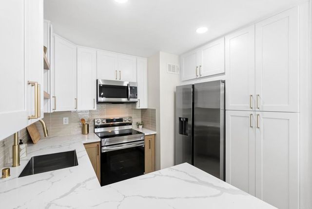 2168 Country Place, Escondido, CA 92026