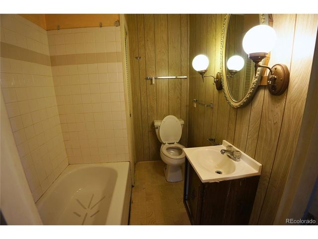 624 Fairview Ave, Canon City, CO 81212