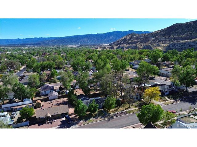 624 Fairview Ave, Canon City, CO 81212