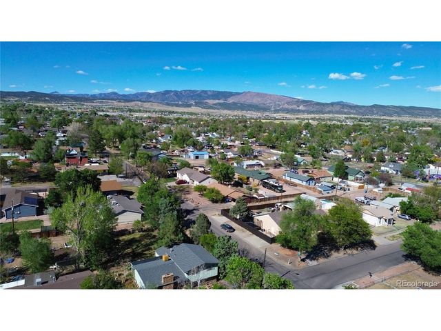624 Fairview Ave, Canon City, CO 81212