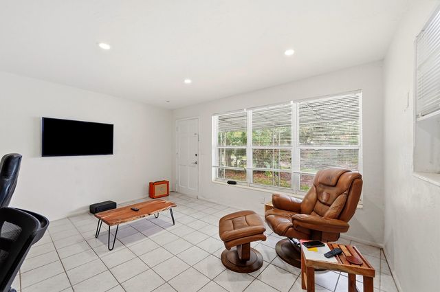 1431 NE 32nd Street, Pompano Beach, FL 33064