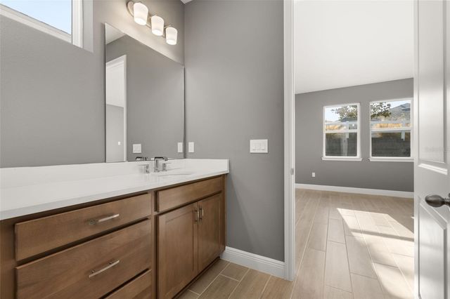 985 FIESTA KEY CIRCLE, Lady Lake, FL 32159