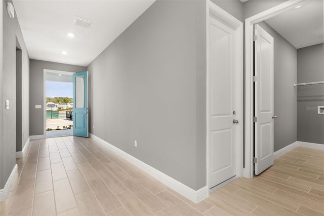 985 FIESTA KEY CIRCLE, Lady Lake, FL 32159