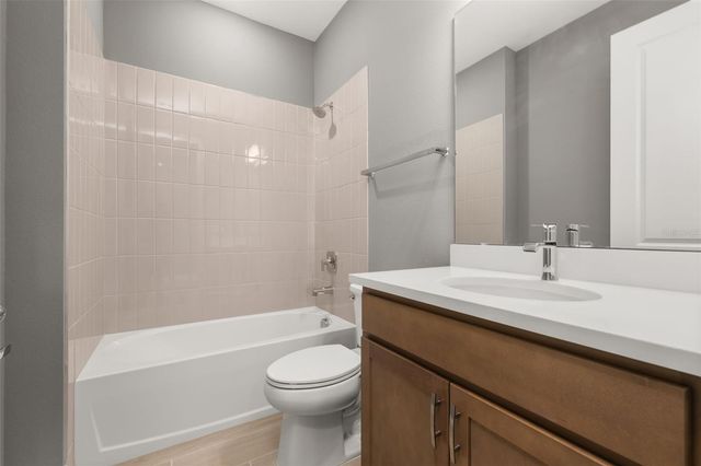 985 FIESTA KEY CIRCLE, Lady Lake, FL 32159