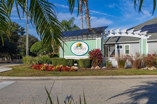 985 FIESTA KEY CIRCLE, Lady Lake, FL 32159