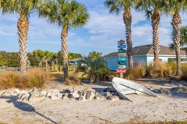 985 FIESTA KEY CIRCLE, Lady Lake, FL 32159