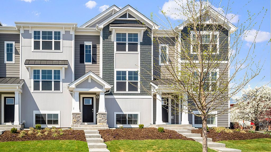 2048 Yellowstone Boulevard, Mundelein, IL 60060 — exterior