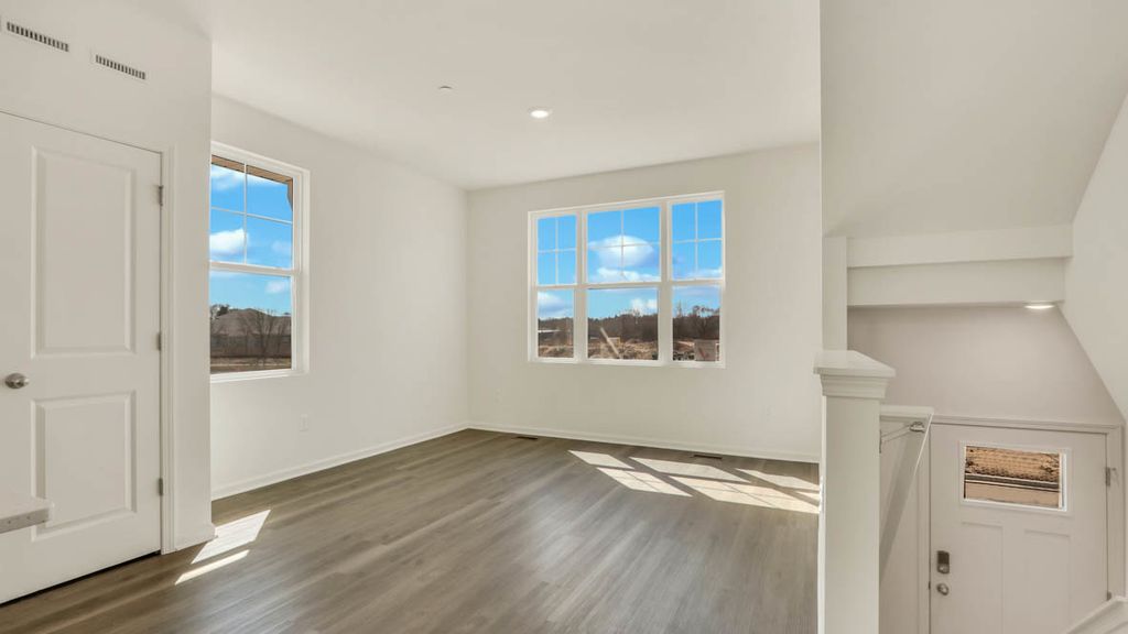 2048 Yellowstone Boulevard, Mundelein, IL 60060 — photo 5